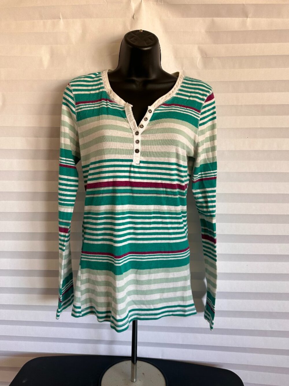 rue21 Size Large Multicolored Striped Button Front Henley Shirt